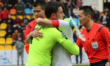 Смаков прервал серию Лории на 587-й минуте