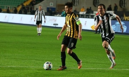 Подрасту, а вот тогда — стану, стану капитаном...