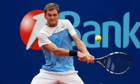 Недовесов вышел в финал парного разряда в Аннинге