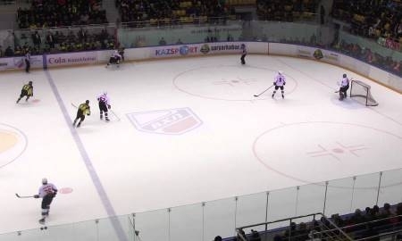 Видеообзор матча плей-офф ВХЛ «Сарыарка» — «Нефтяник» 1:2 ОТ
