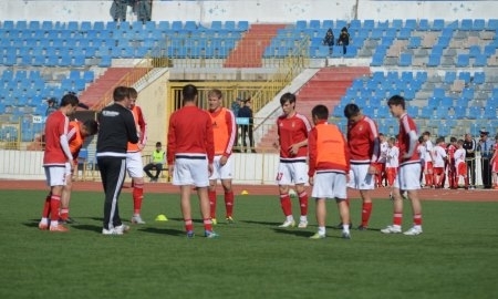 Фоторепортаж с матча Первой лиги «Шахтёр-Булат» — «Алтай» 0:1