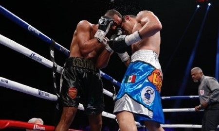 Потенциальный оппонент Геннадия Головкина защитил титул