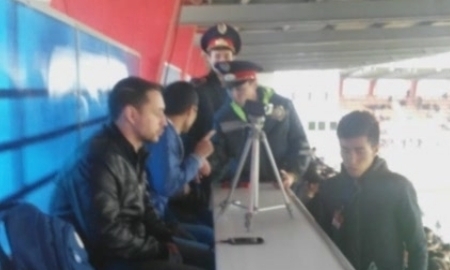 Полицейские выгнали журналиста с матча «Актобе» — «Окжетпес» 