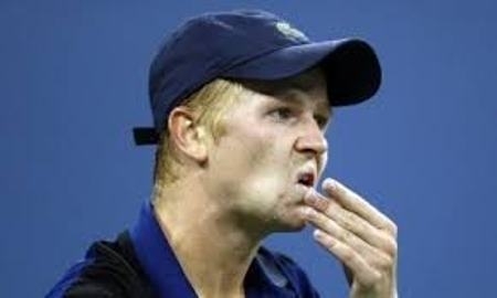 Голубев проиграл на турнире во Франции