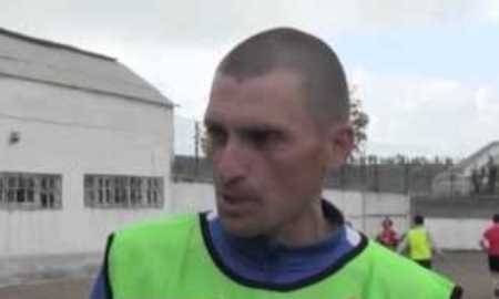 В ЮКО прошел футбольный матч между прокурорами и заключенными 