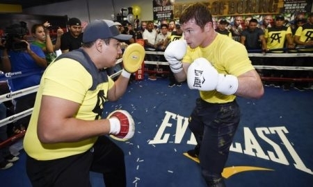 Эдди Рейносо: «Бой с Головкиным — не сложный в плане стиля»