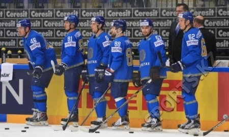 Казахстан пропустил три шайбы от Швеции в первом периоде