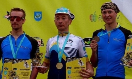 В ЮКО состоялись соревнования по маунтинбайку