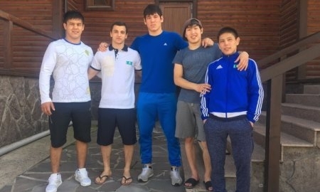 Состав молодежной сборной Казахстана по греко-римской борьбе на чемпионат Азии