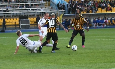 Исаэль и Гоу провели 50-е матчи в КПЛ