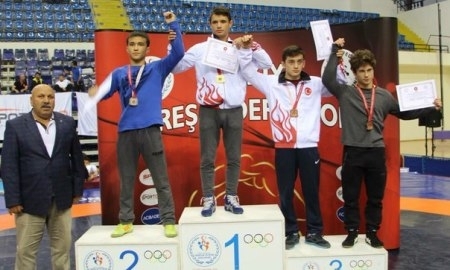 Казахстанские борцы с успехом стартовали на международном турнире в Турции