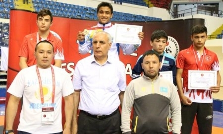 Казахстанские борцы завоевали пять медалей на международном турнире в Турции