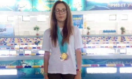 Евдокимова завоевала полный комплект медалей на чемпионате Казахстана по плаванию