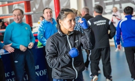 Казахстанские девушки готовятся к домашнему чемпионату мира в Астане