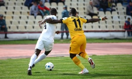 Фоторепортаж с матча Премьер-Лиги «Тобол» — «Кайрат» 1:2