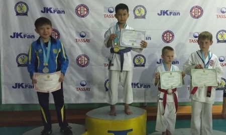 Актаусцы завоевали восемь медалей на чемпионате Казахстана по шито-рю карате-до