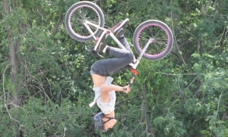 Посол США в Казахстане принял участие в церемонии награждения в республиканском турнире по скейтбордингу в Усть-Каменогорске