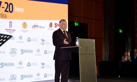 Чемпион мира по шахматам Карпов пригласил туристов в Алматы