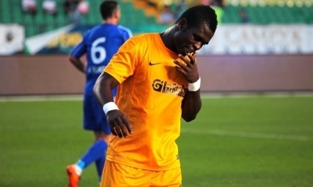 «Кайрат» после первого тайма минимально ведет у «Астаны»