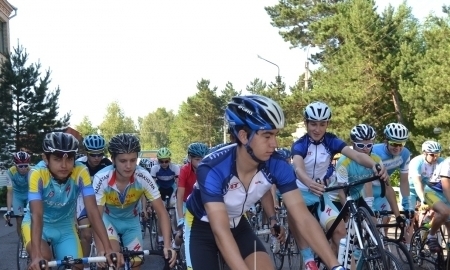 Винокуров дал старт республиканской многодневной велогонке в СКО