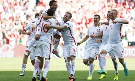 Соперник сборной Казахстана в отборе на чемпионат мира вышел в четвертьфинал ЕВРО-2016