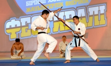 Чемпионы мира по тайскому боксу проведут мастер-класс для школьников Астаны