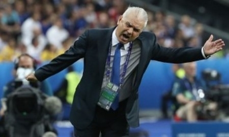 Соперник сборной Казахстана в отборе на чемпионат мира остался без тренера