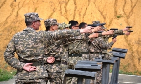 В Астане стартовал чемпионат по офицерскому троеборью 