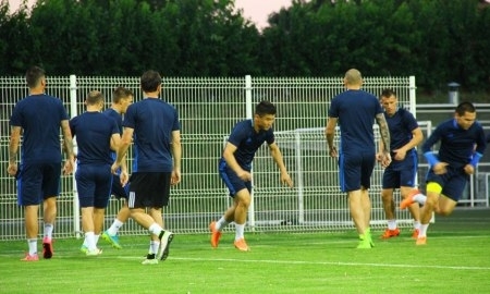 Стартовые составы «Чукарички» и «Ордабасы»