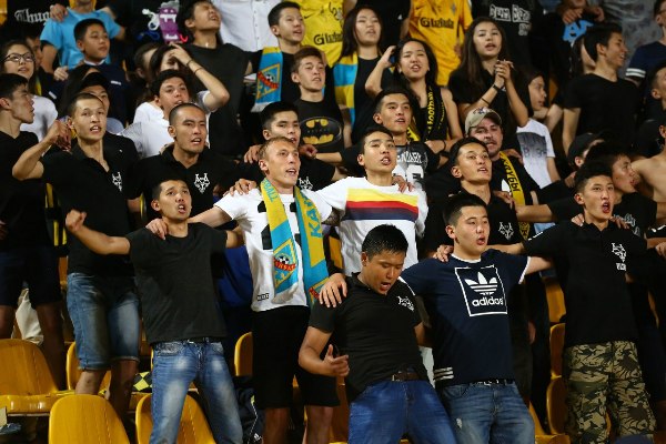 Куат поддержал «Кайрат» вместе с фанатами