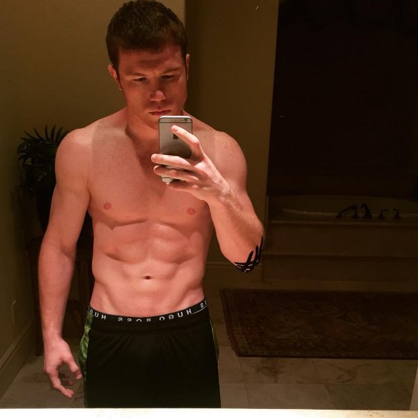 Отдавший пояс Головкину, Альварес, заявил, что всегда готов к бою