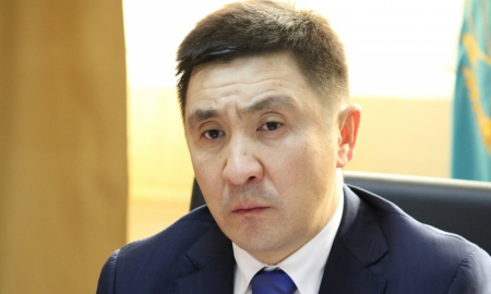 «Увольте его кто-нибудь!». Почему казахстанцы хотят отставки президента ФФК Ерлана Кожагапанова