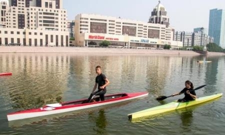 Порядка 100 астанчан профессионально занимаются греблей на байдарках и каноэ