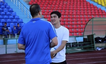 Ахметов посетил тренировку «Иртыша» в Таразе