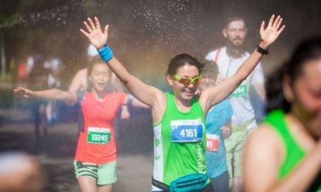 На старт Летнего забега в Алматы вышло более 500 человек 