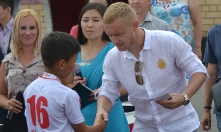 Карпович поучаствовал в награждении юных футболистов