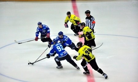 «Темиртау» в первом товарищеском матче выиграл у «Снежных Барсов» 