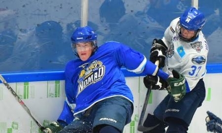 «Номад» разгромил «Снежных Барсов» в товарищеском матче
