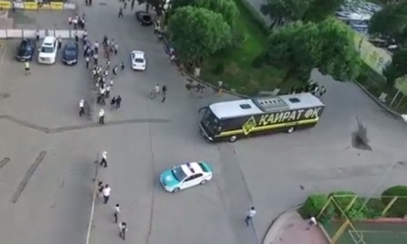 Видео приезда «Кайрата» на стадион «Центральный»