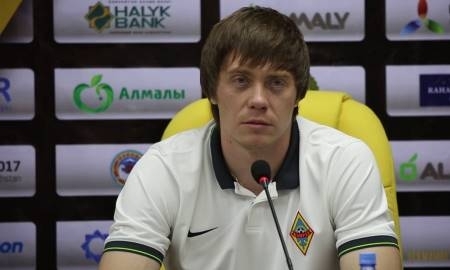 Видео предматчевой пресс-конференции Плотникова игры Лиги Европы «Кайрат» — «Маккаби»