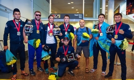 Бойцы национальной сборной Казахстана по ММА вернулись домой из Кореи