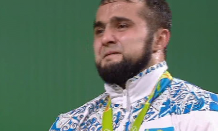 Рахимов расплакался на церемонии награждения Олимпиады-2016