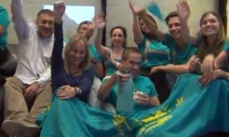 Центр казахской культуры в Росарио болеет за казахстанских спортсменов