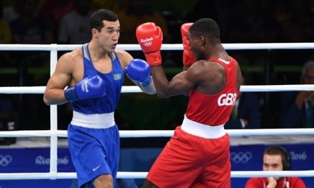 Фото боксерского поединка Олимпиады-2016 Ниязымбетов — Буатси