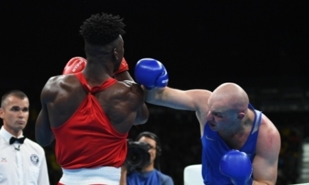 <strong>Боксер Дычко гарантировал медаль Олимпиады-2016</strong>