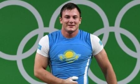 Штангист Зайчиков «подарил» свою медаль дедушке