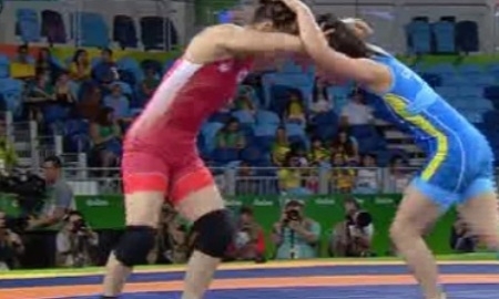 Видео схватки борца Эшимовой против японки Тосака на Олимпиаде в Рио