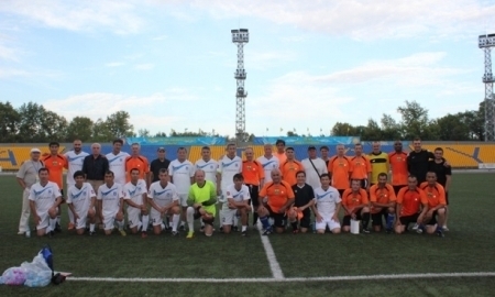 Ветераны усть-каменогорского и алматинского футбола провели товарищеский матч