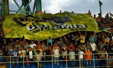 Матчи 24-го тура Премьер-Лиги посетили 22 800 зрителей