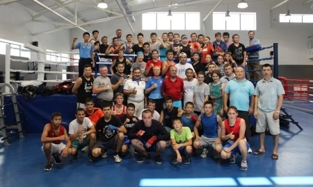 Инструкторы из США провели сбор для молодых боксеров в Костанае